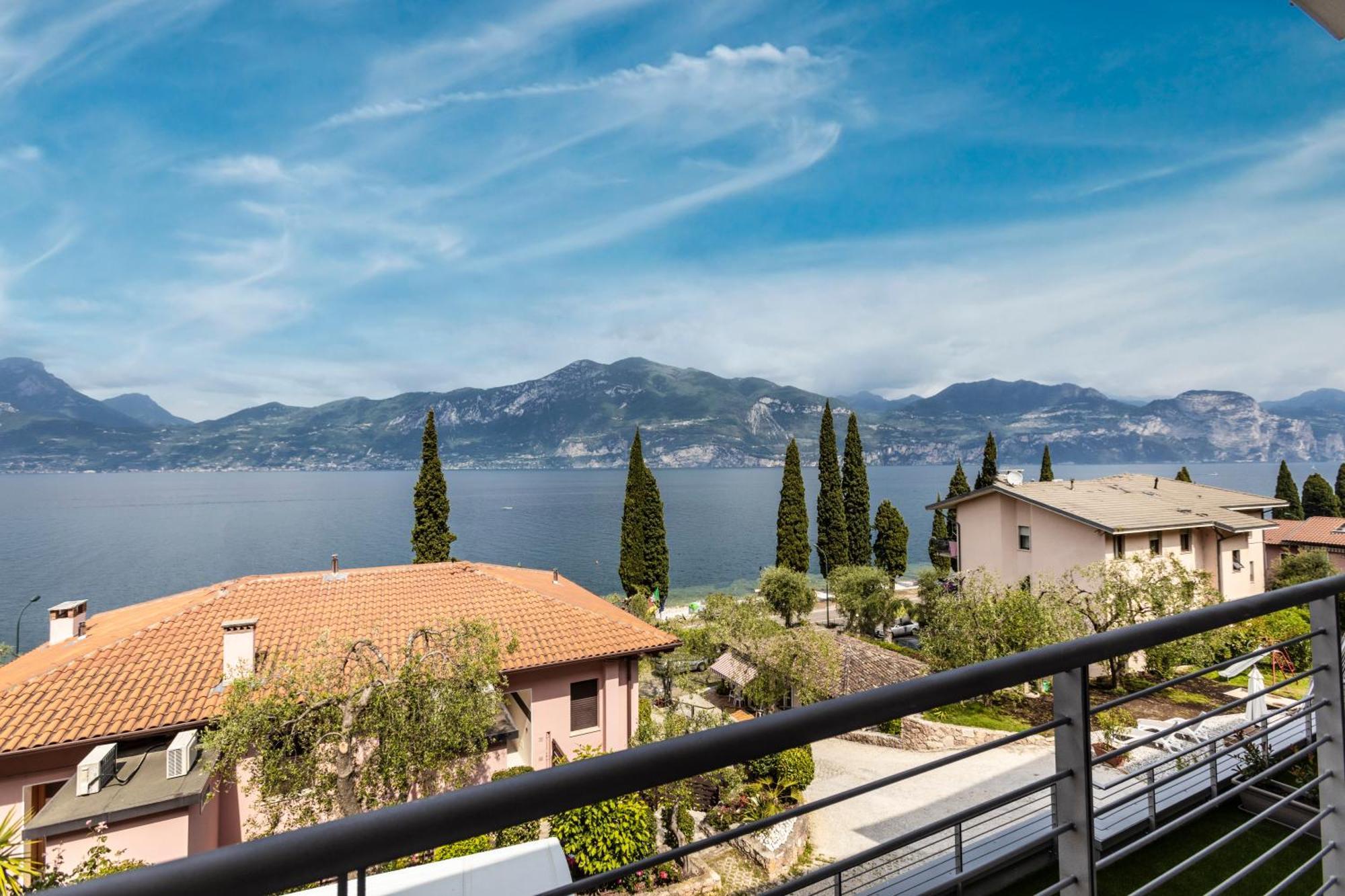 Residence Solei Classic & Plus Brenzone sul Garda Exterior foto