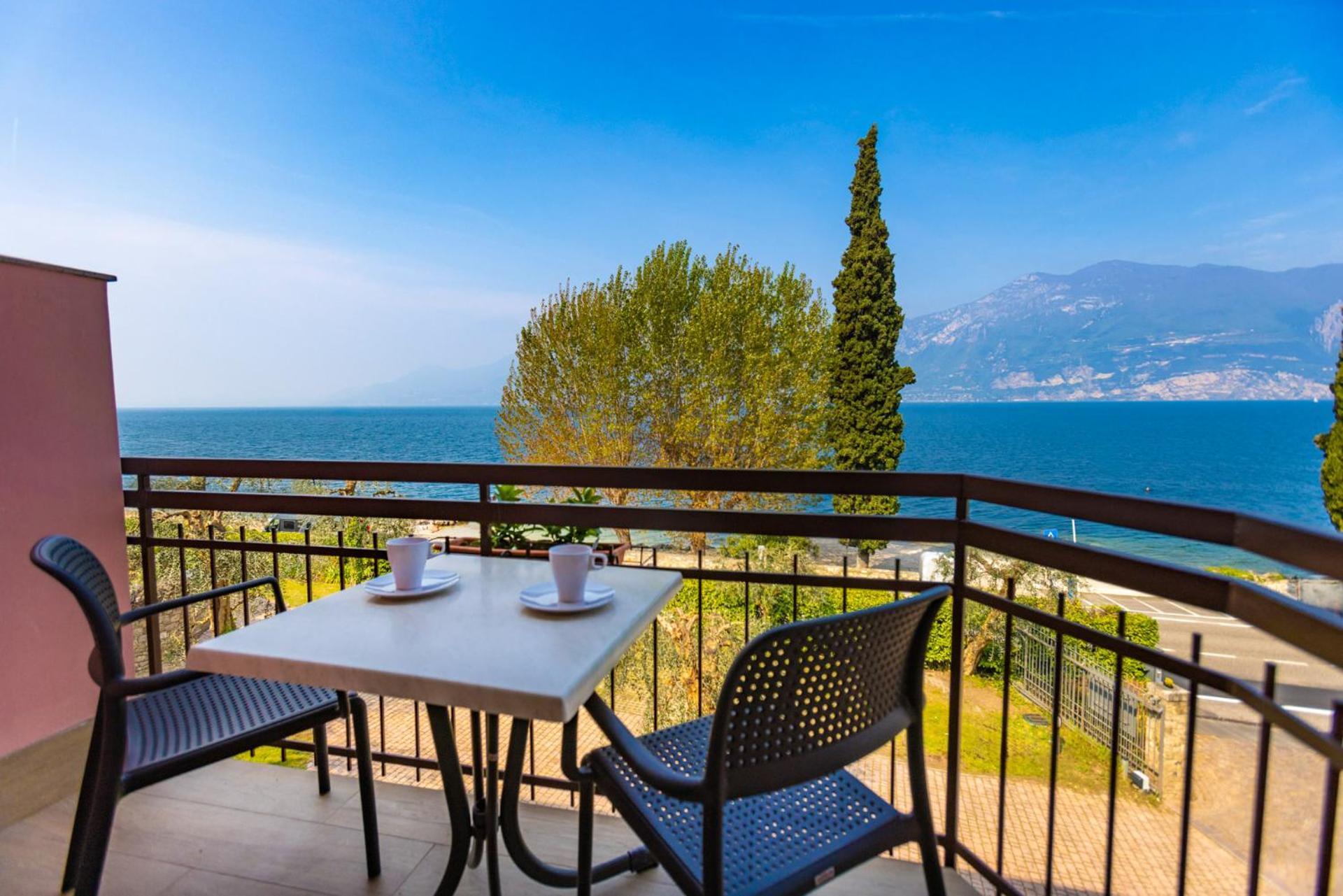 Residence Solei Classic & Plus Brenzone sul Garda Exterior foto