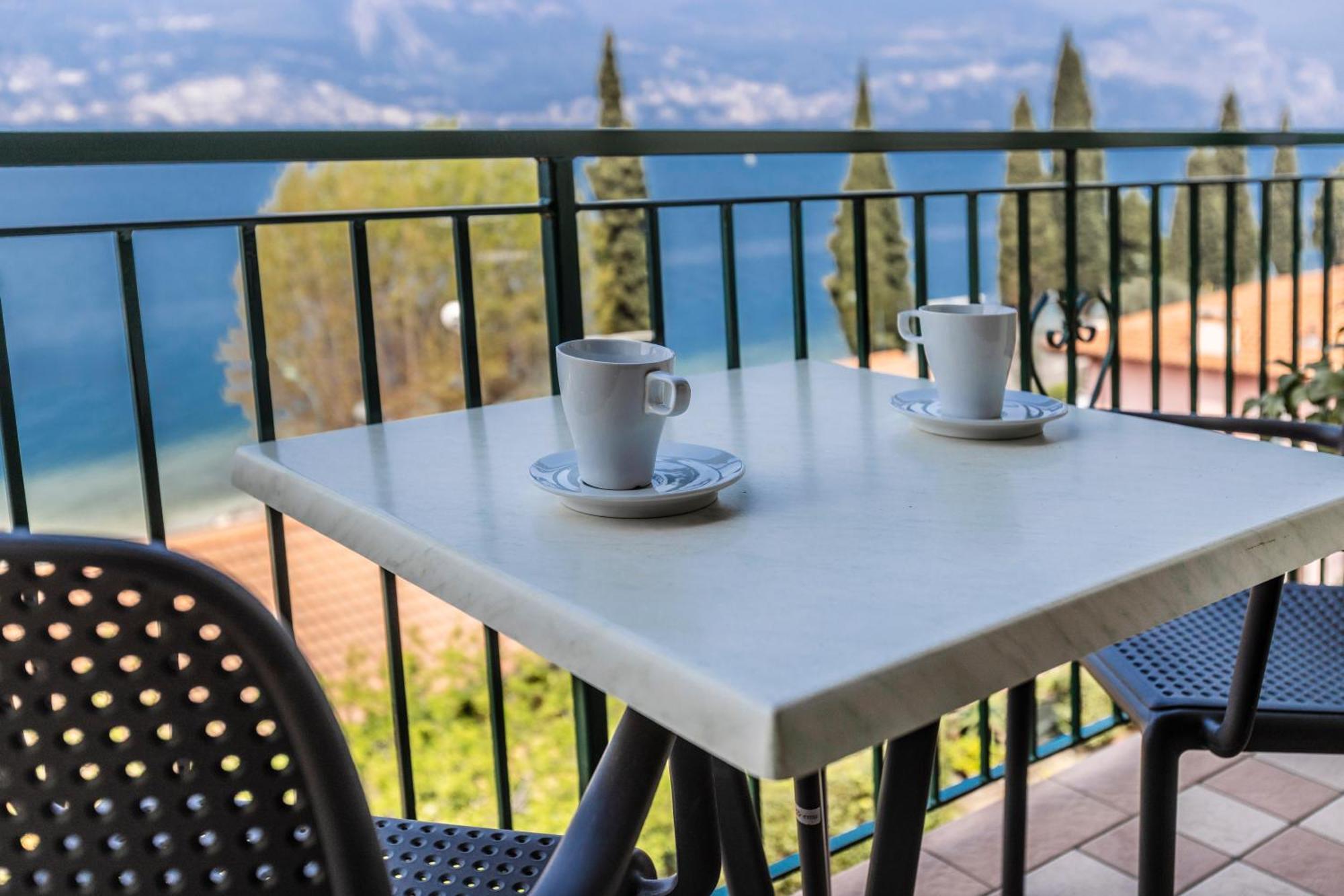 Residence Solei Classic & Plus Brenzone sul Garda Exterior foto