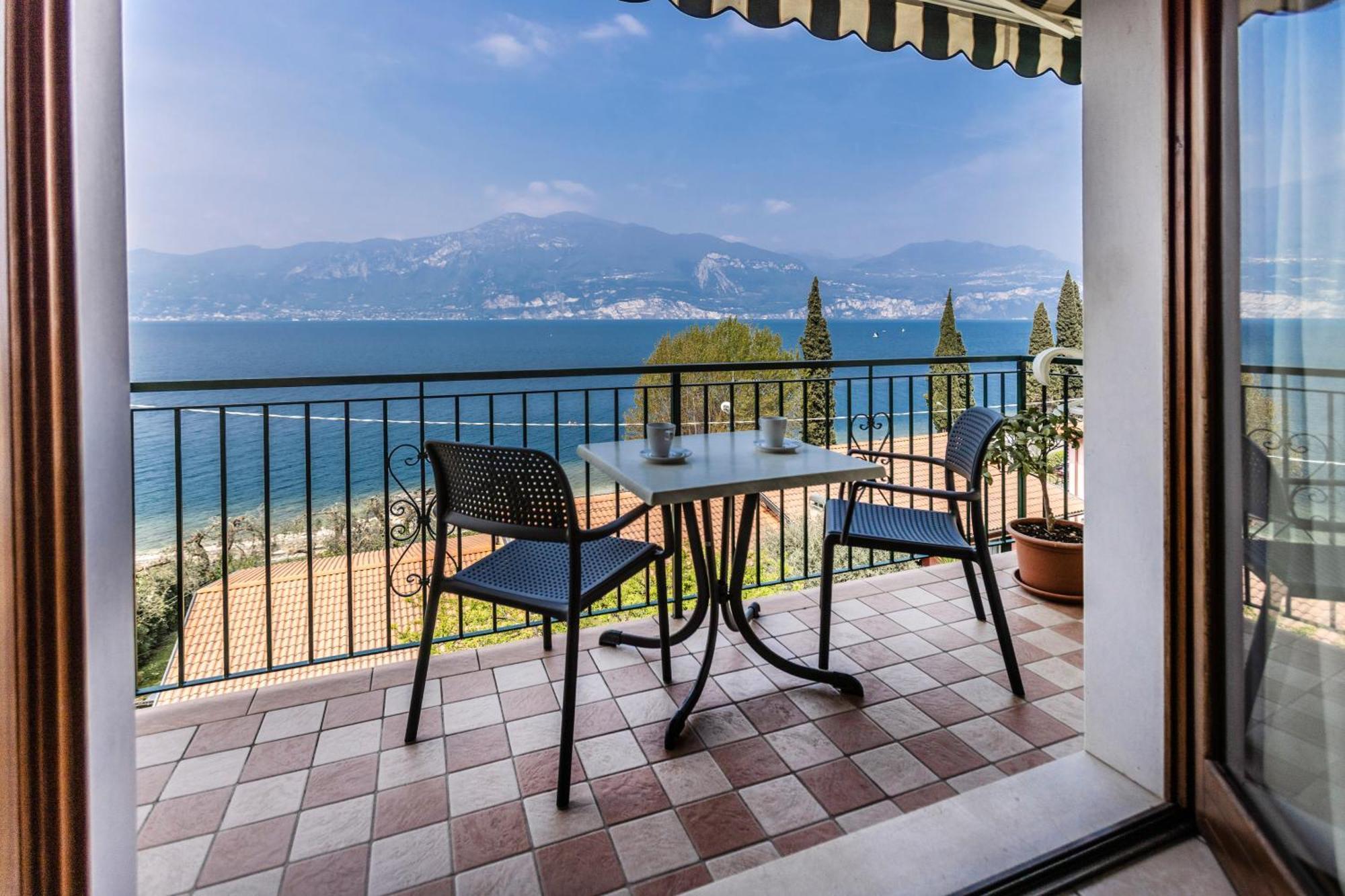 Residence Solei Classic & Plus Brenzone sul Garda Exterior foto