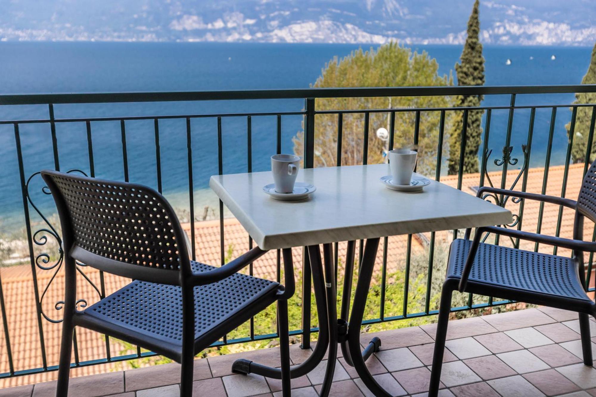 Residence Solei Classic & Plus Brenzone sul Garda Exterior foto